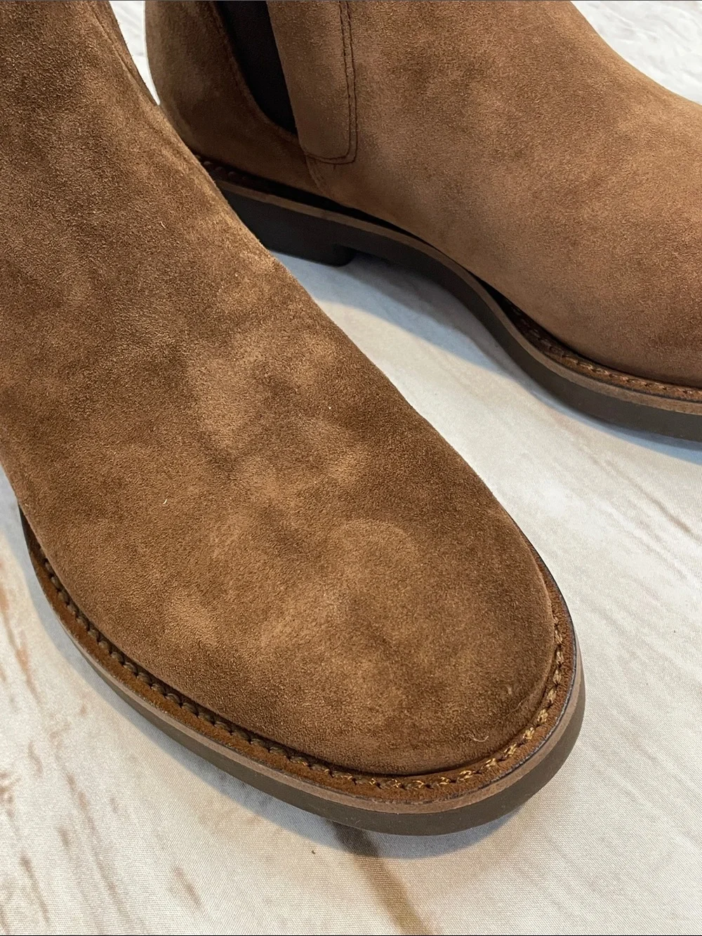 NEW Vince Men’s 7.5 Brown Suede Chelsea Boots Felix Classic